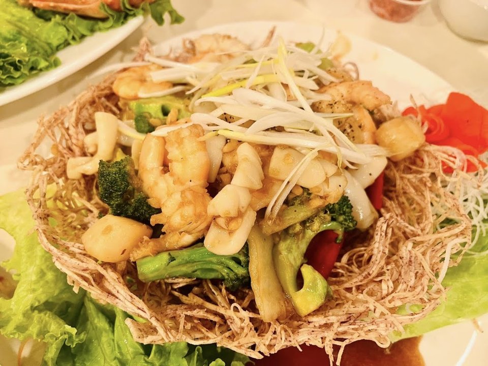 Stir Fried Seafood on Bird Nest